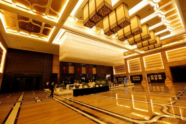 光谷桑拿会所年度狂欢，盛况空前(光谷附近有没有桑拿房)